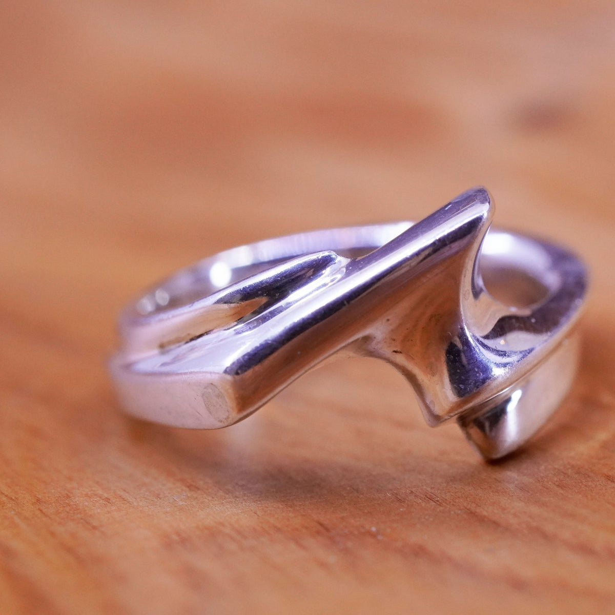 Size 9, vintage designer Sterling silver handmade ring, 925 ribbed band
