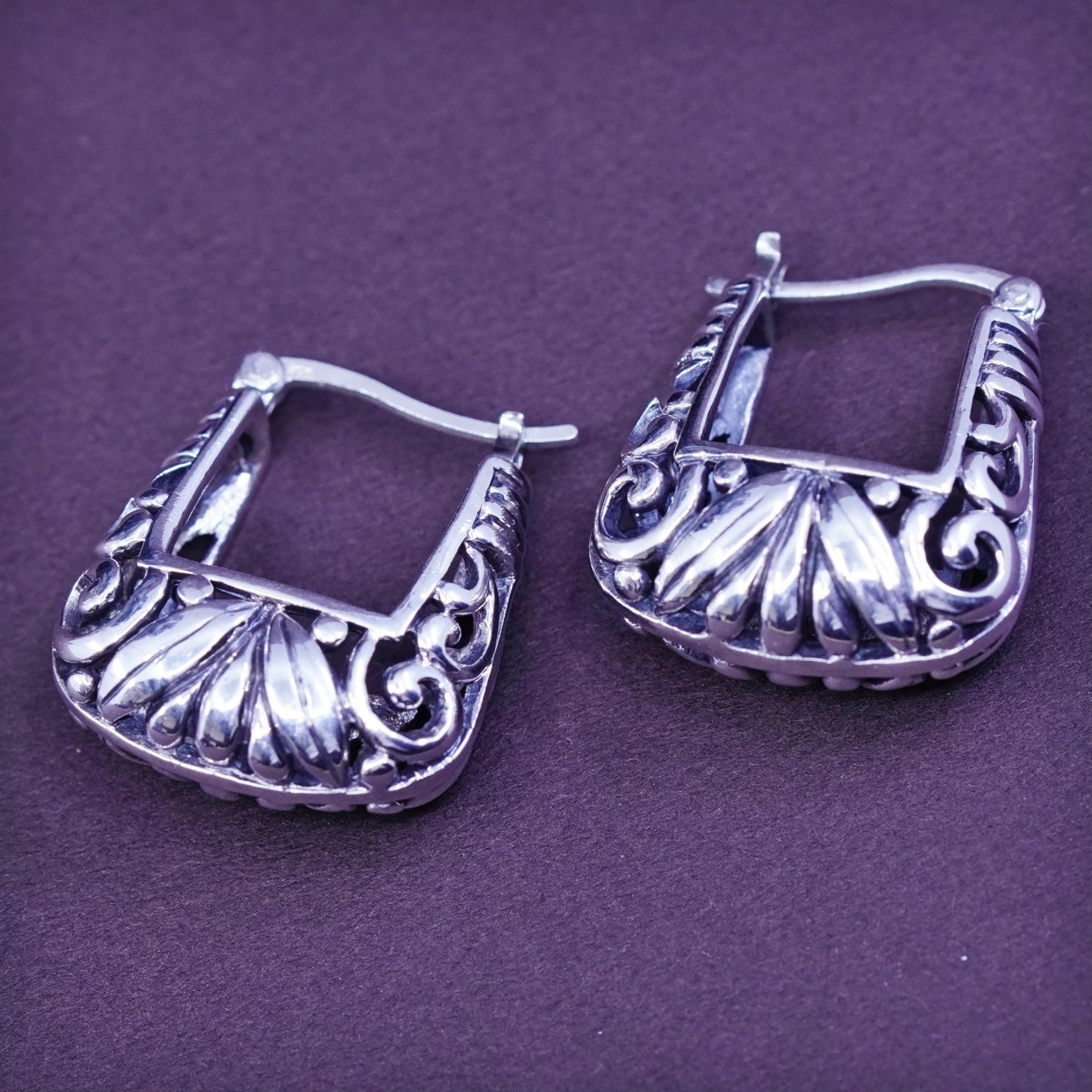 0.75”, vtg Sterling silver handmade earrings, 925 huggie, filigree hoops, Bali