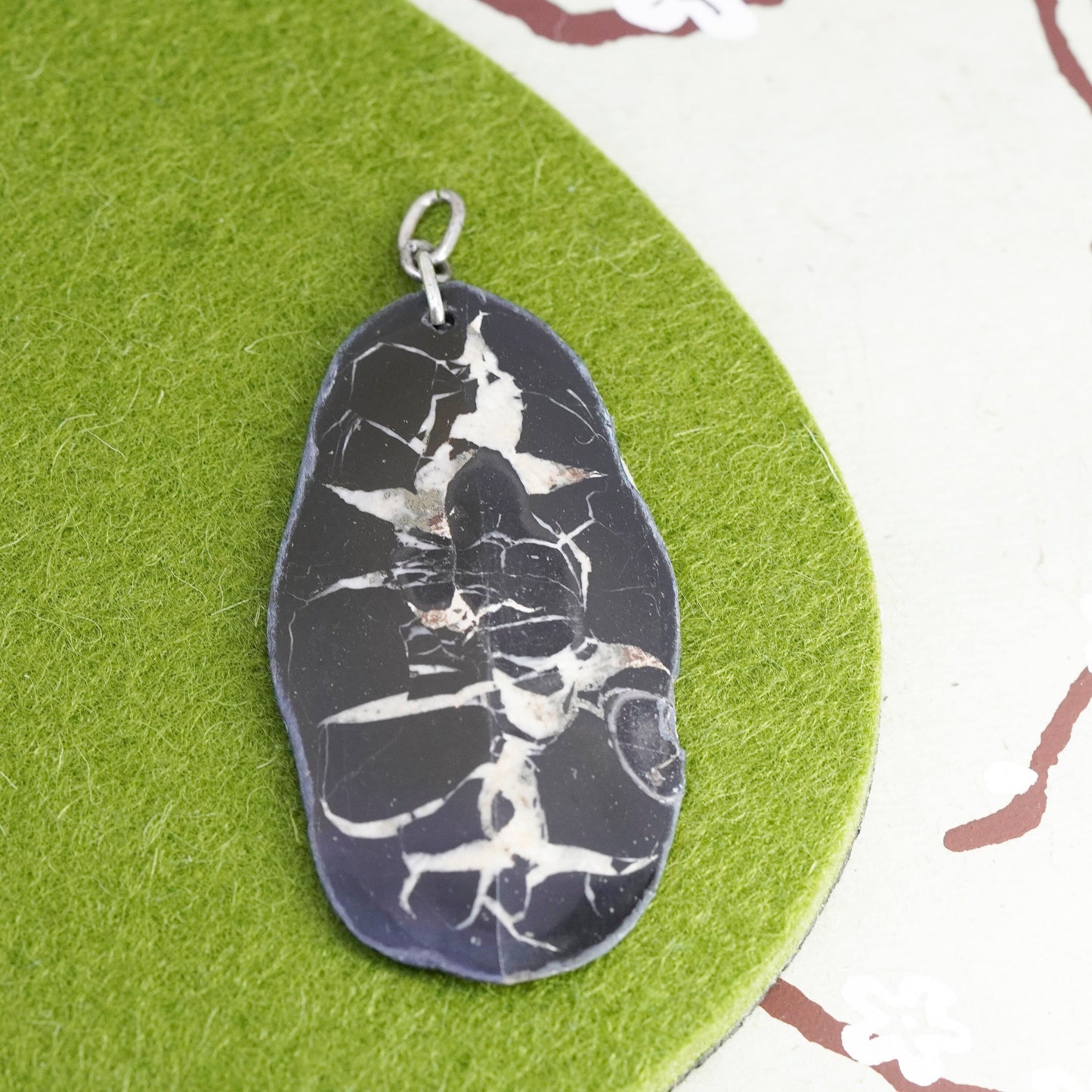 Vintage sterling 925 silver handmade pendant with agate