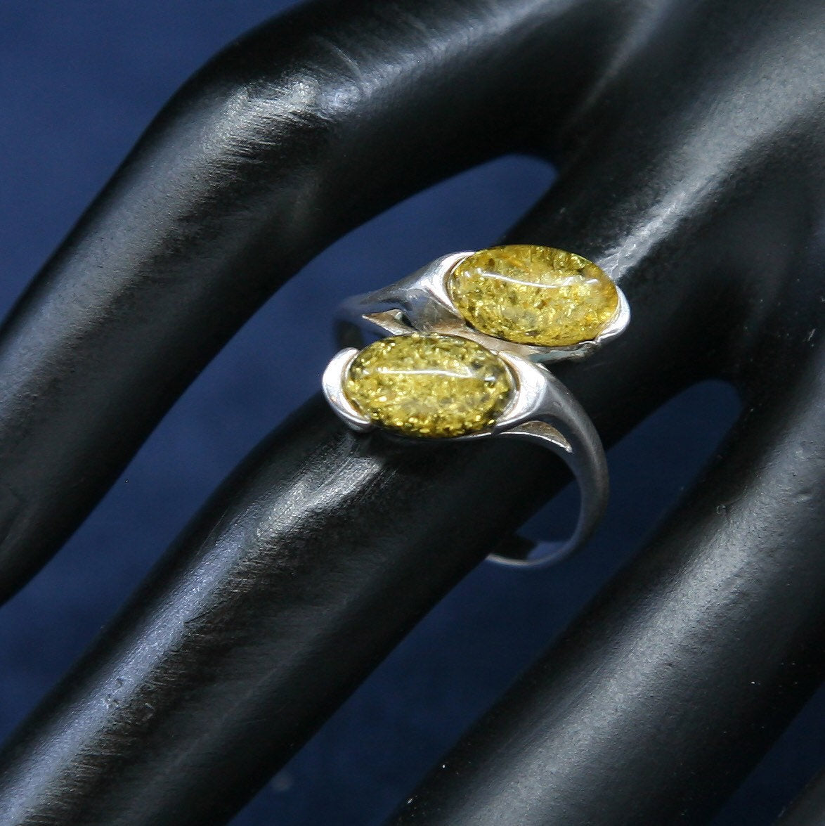 Size 8.5, vtg Sterling 925 silver handmade ring w/ amber, Native American