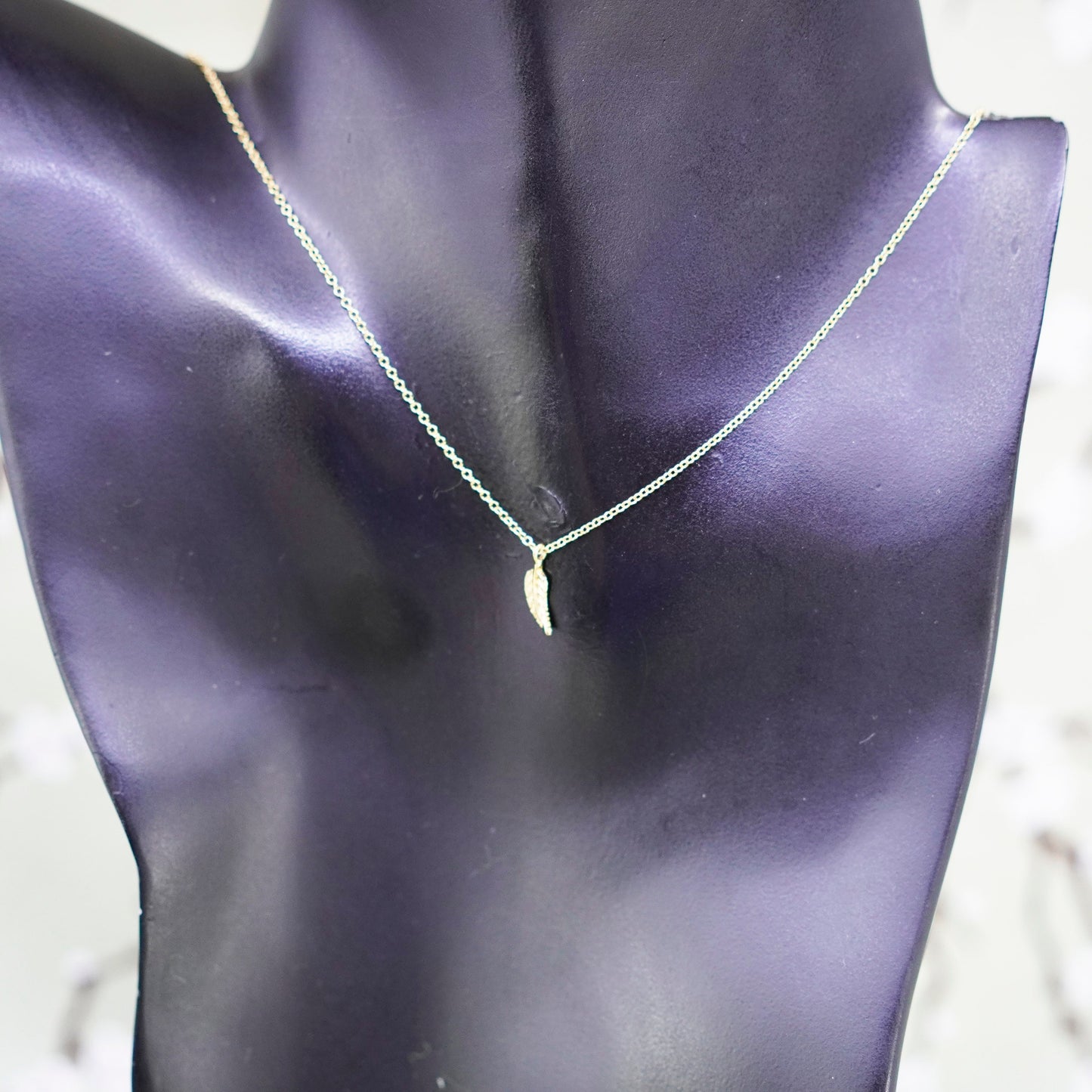 18”, vintage vermeil gold circle sterling 925 silver necklace feather pendant