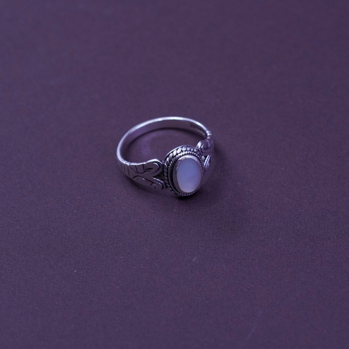 Size 8.5, vintage Sterling 925 silver handmade ring w/ mother of pearl N cable