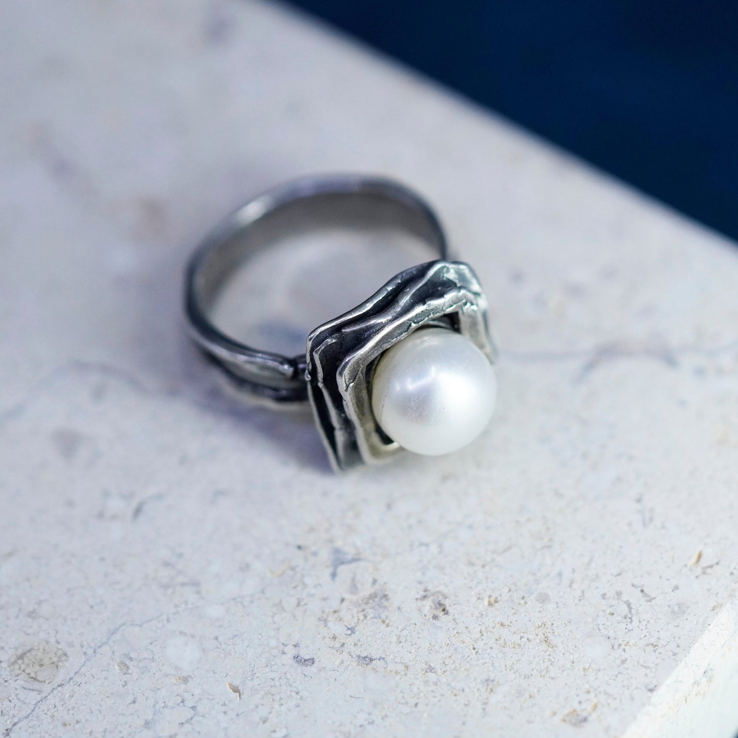 Size 7, vintage textured Sterling 925 Silver layered ring with pearl