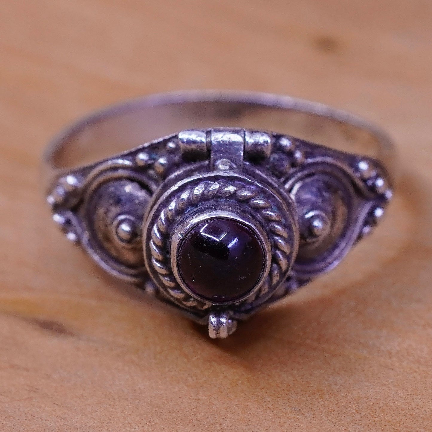 Size 7, vtg sterling silver handmade ring, 925 prayer locket ring garnet Bali