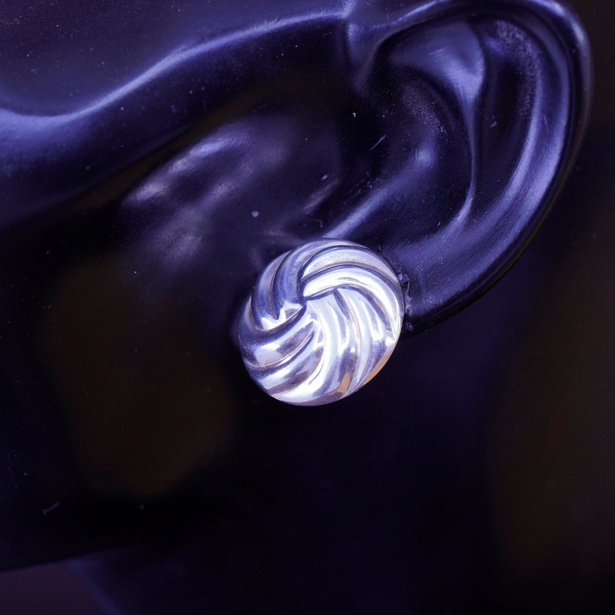 Vintage Sterling silver ribbed studs, 925 earrings