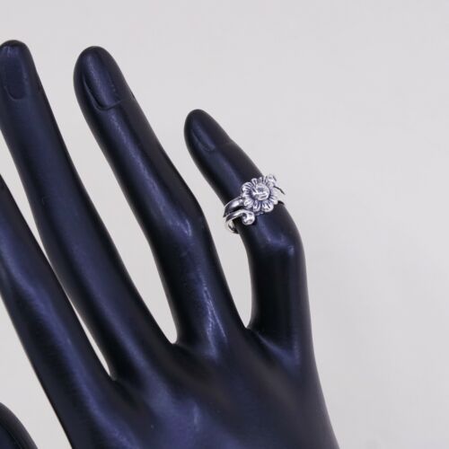 Size 1, Vtg Sterling Silver handmade open end Ring. 925 Daisy Flower Band