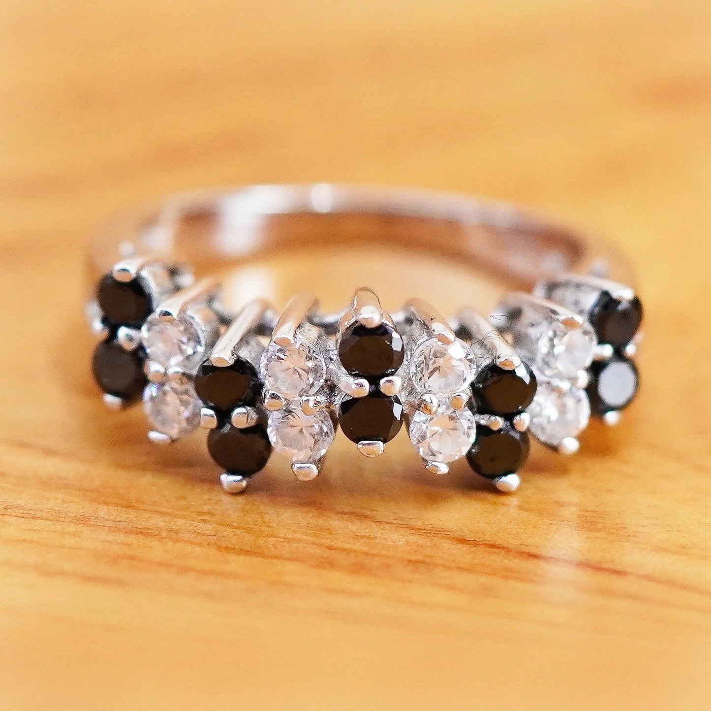 Size 7.25, vtg Sterling 925 silver anniversary engagement ring with cluster cz