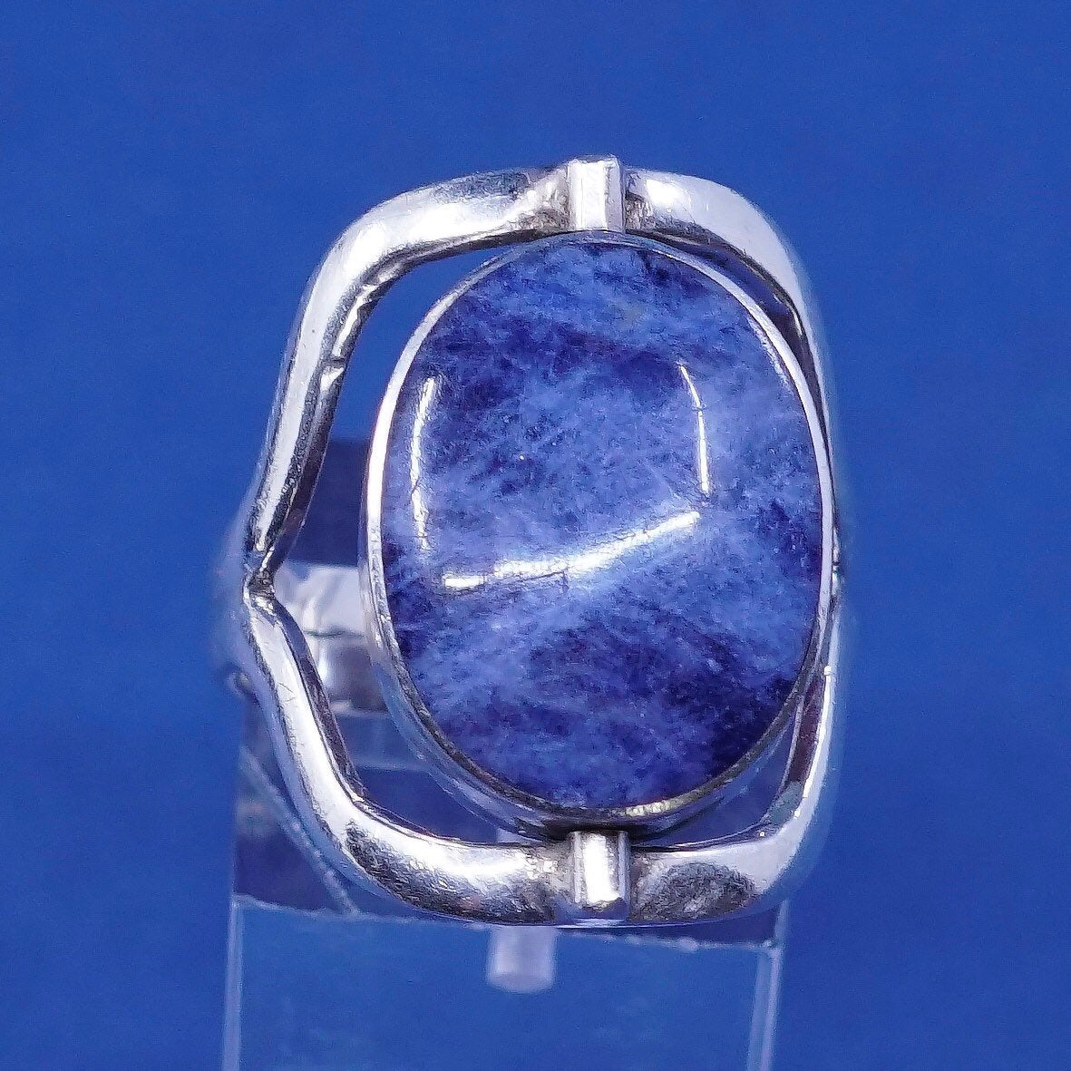 Size 7.75, vtg sterling silver handmade spinner ring w/ sodalite N goldstone