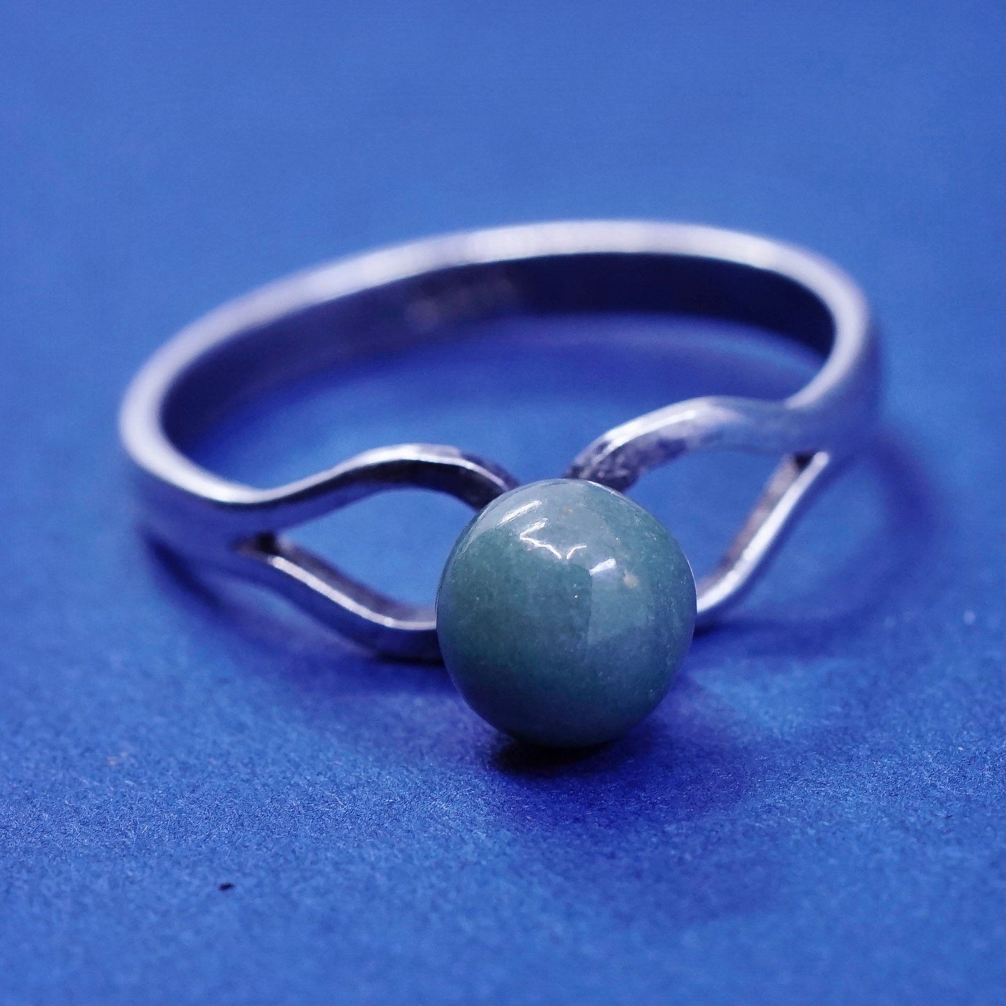 Size 8, vintage sterling 925 silver handmade ring with jade