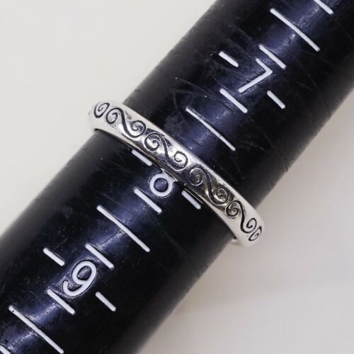 Sz 8, Vtg Sterling Silver Handmade Ring, 925 Stackable Band W/ peridot