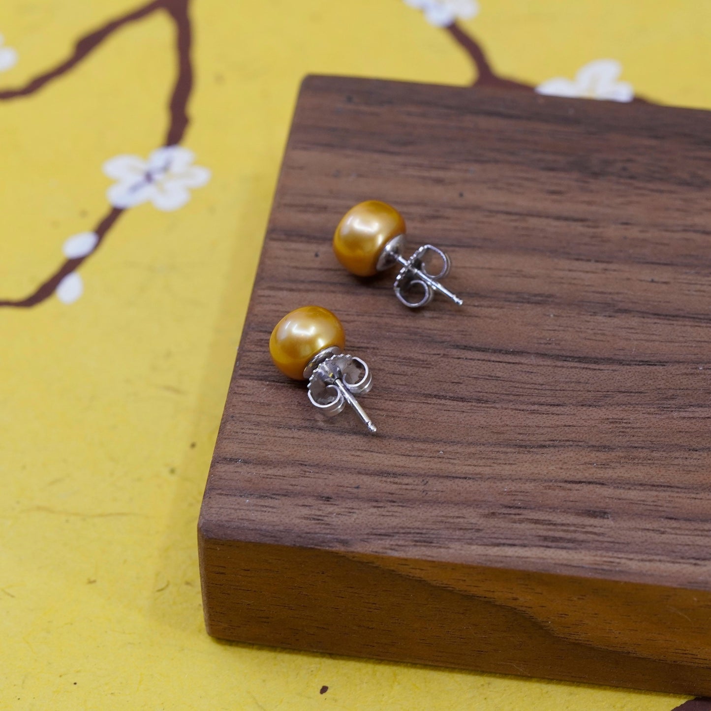 Vintage Sterling 925 silver handmade earrings 9mm orange freshwater pearl studs