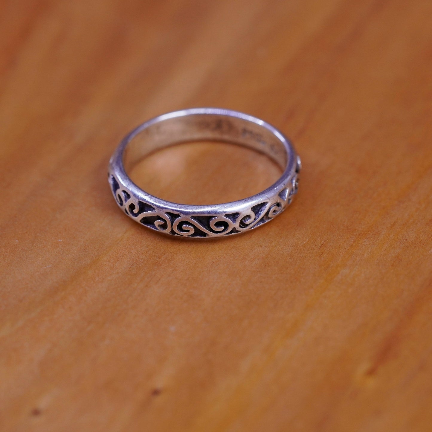 Size 5, vintage PSCL handmade Sterling 925 silver ring with swirl embossed
