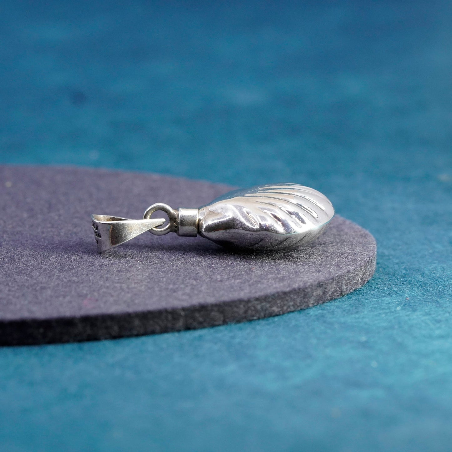 Vintage Sterling 925 silver handmade shell shaped poison bottle pendant