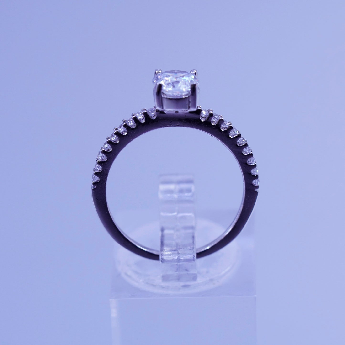 Size 7.5, vintage Sterling 925 silver handmade band ring with cluster Cz