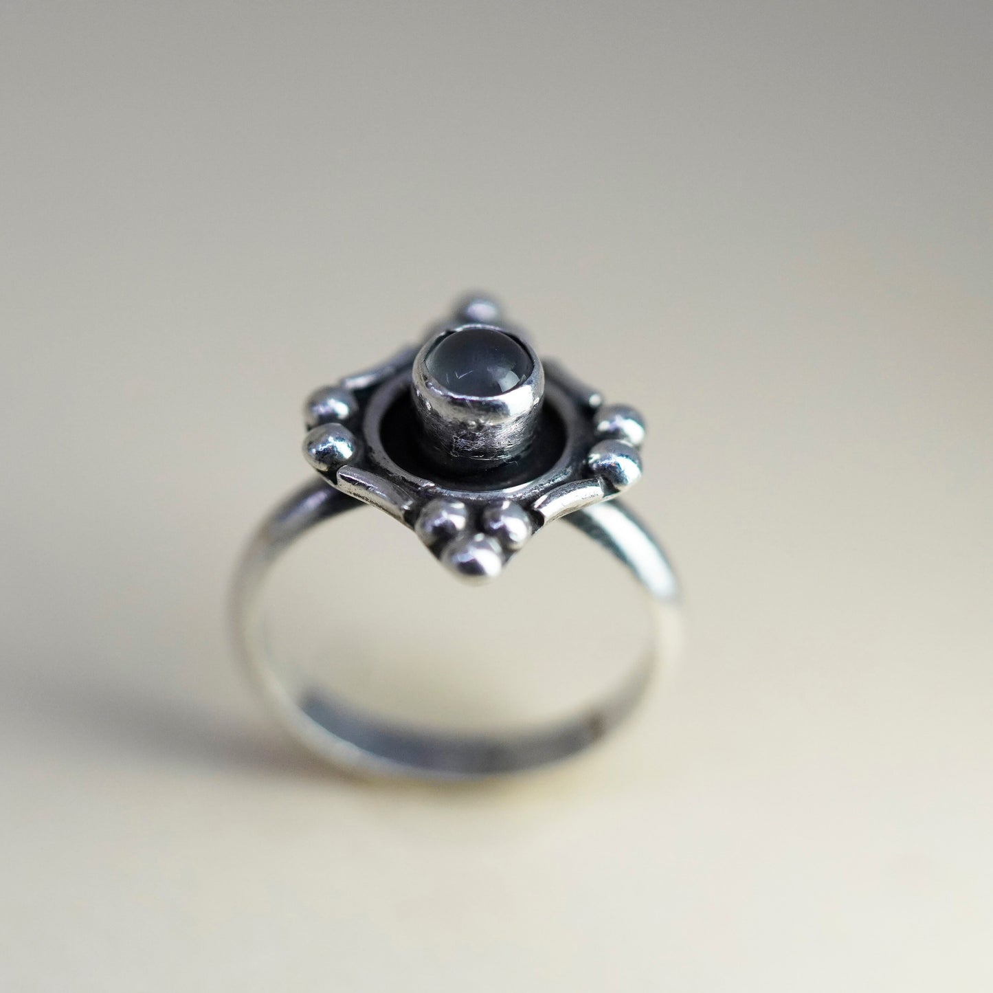 Size 6, Vintage sterling 925 silver handmade ring with glass and bead