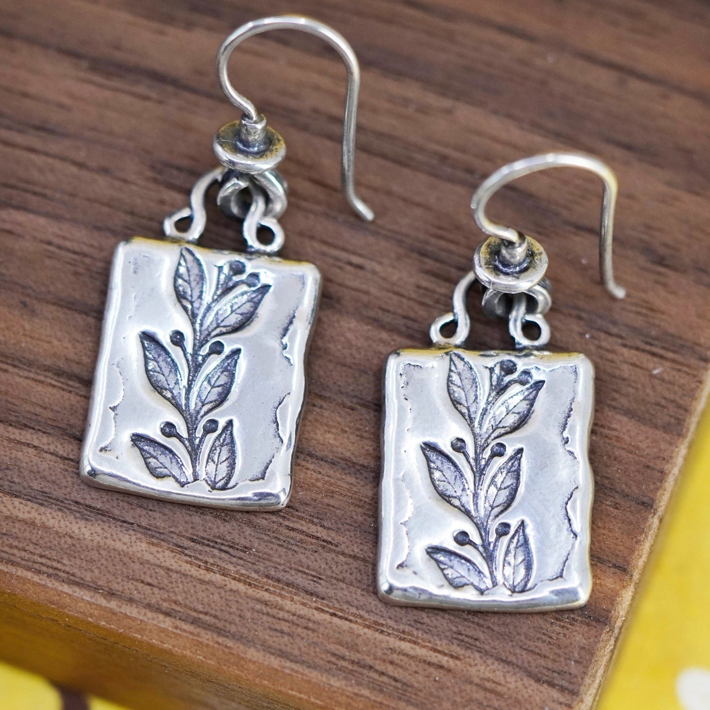 Vintage Israel didae shablool Sterling 925 silver handmade earrings with leaves