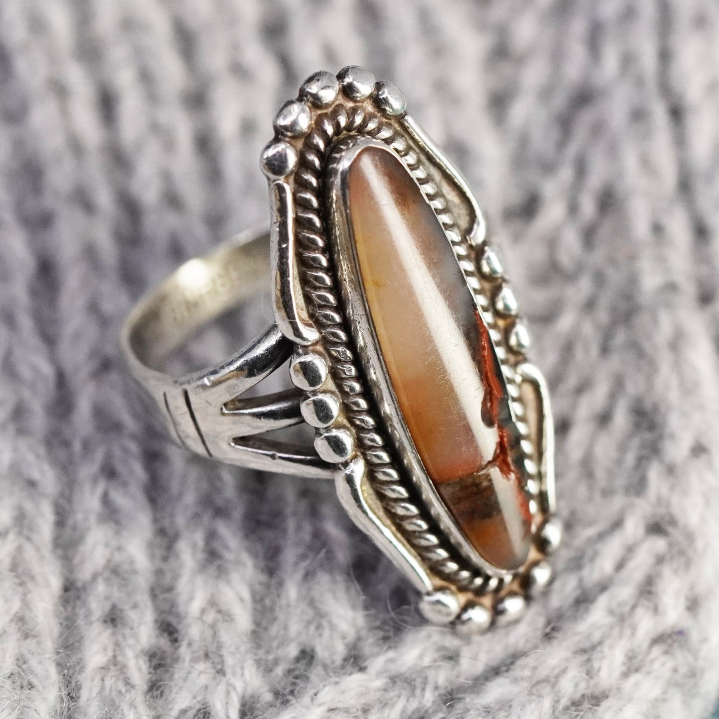 Size 7.25, vintage Sterling 925 silver handmade ring w/ lace agate beads Around