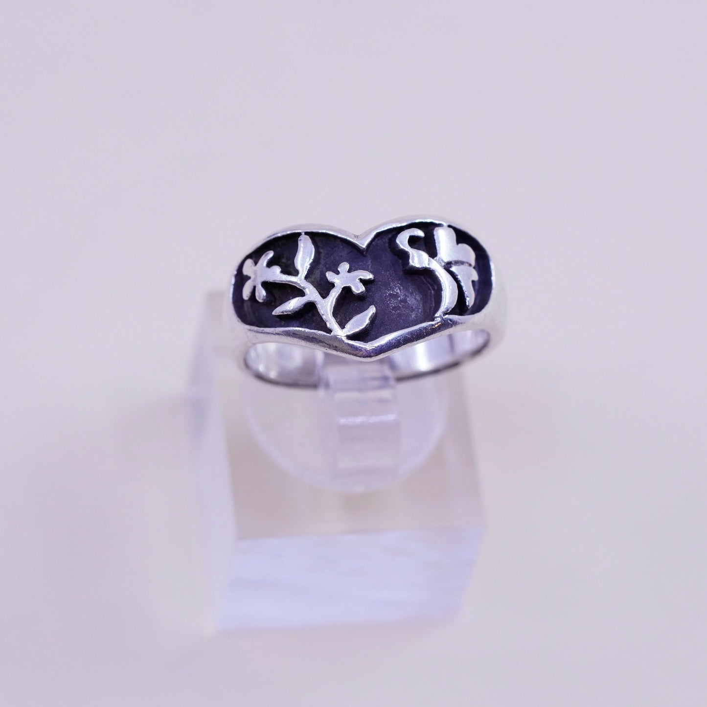 Size 7.25, vintage sterling silver handmade ring, Hopi 925 heart band w/ flower