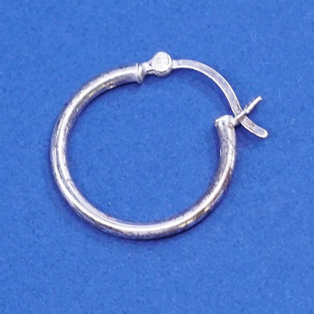 0.75”, vtg Sterling silver handmade earrings, 925 hoops, huggie