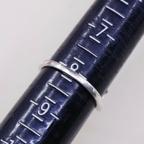 Size 8, vintage Sterling silver handmade ring, solid 925 silver Heart beat Band