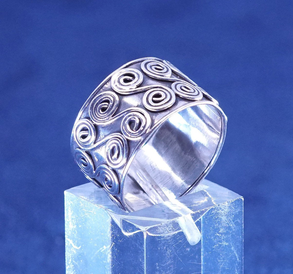 sz 7.25, vtg Sterling silver handmade ring, 925 wide band w/ swirl texture