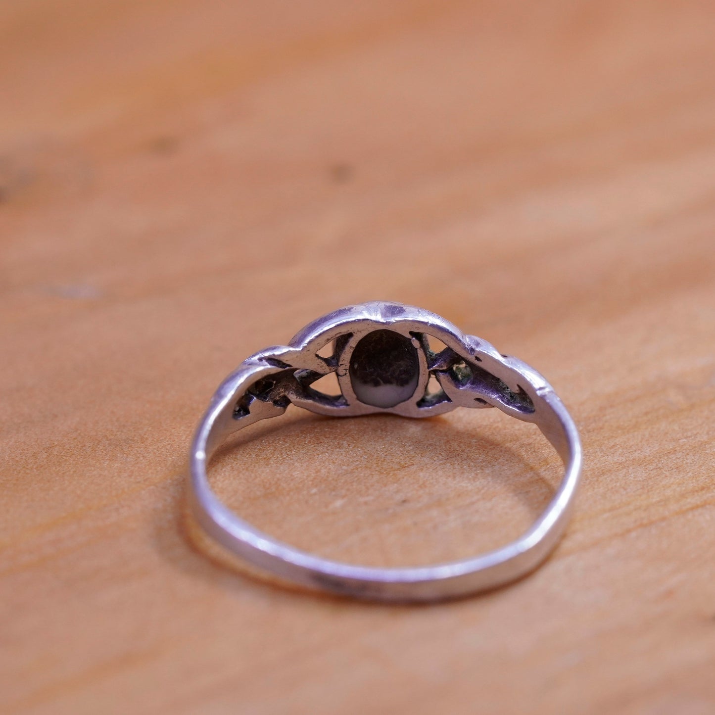 Size 8.5, vintage Sterling 925 silver handmade ring mother of pearl filigree