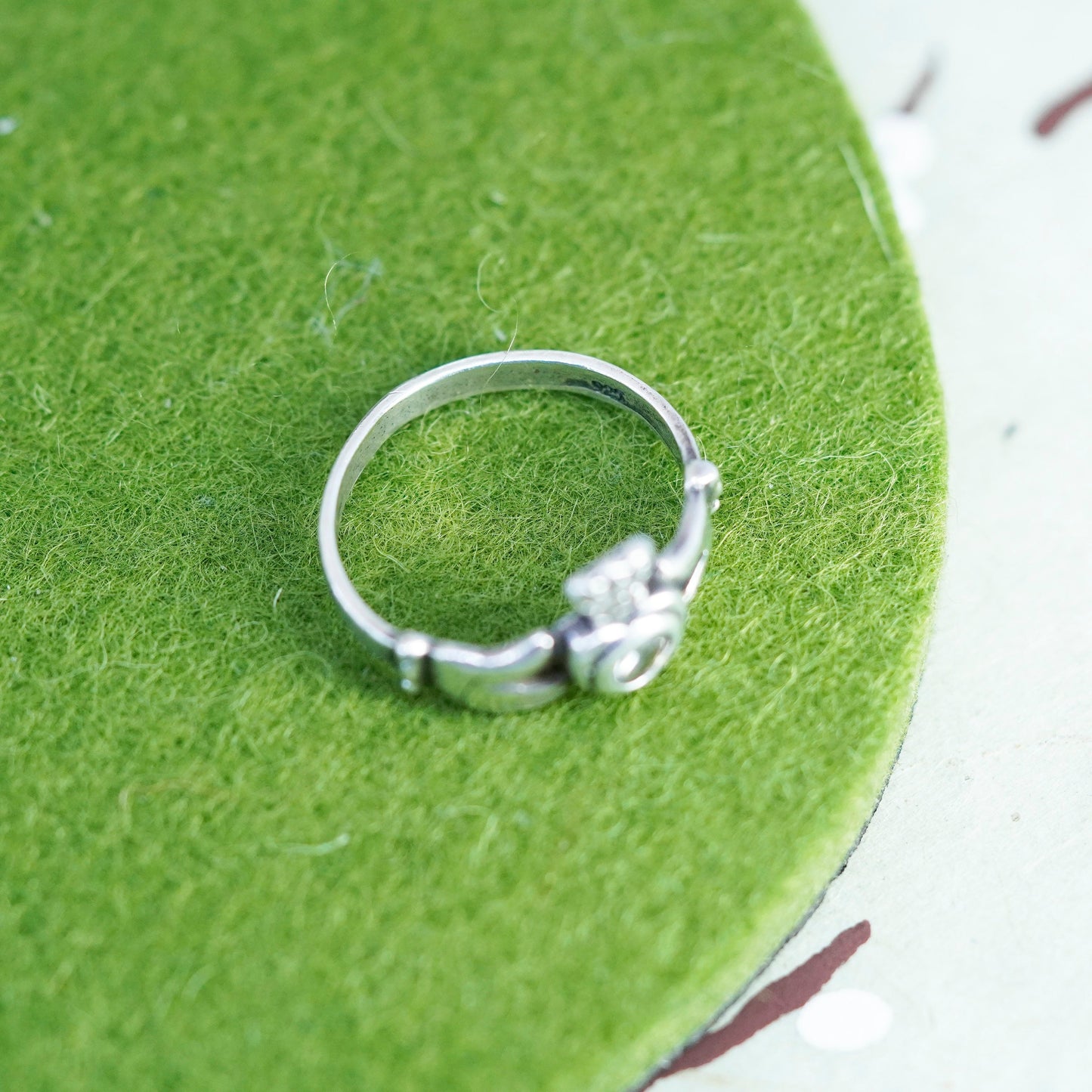 Size 7, Vintage sterling 925 silver claddagh ring, holding cz heart