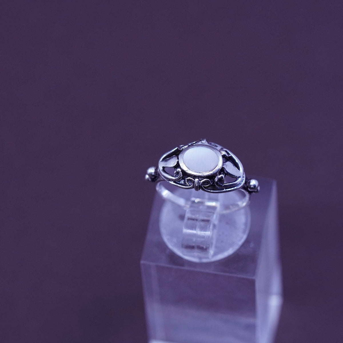 Size 3.75, vtg Sterling 925 silver handmade ring w/ mother of pearl N filigree
