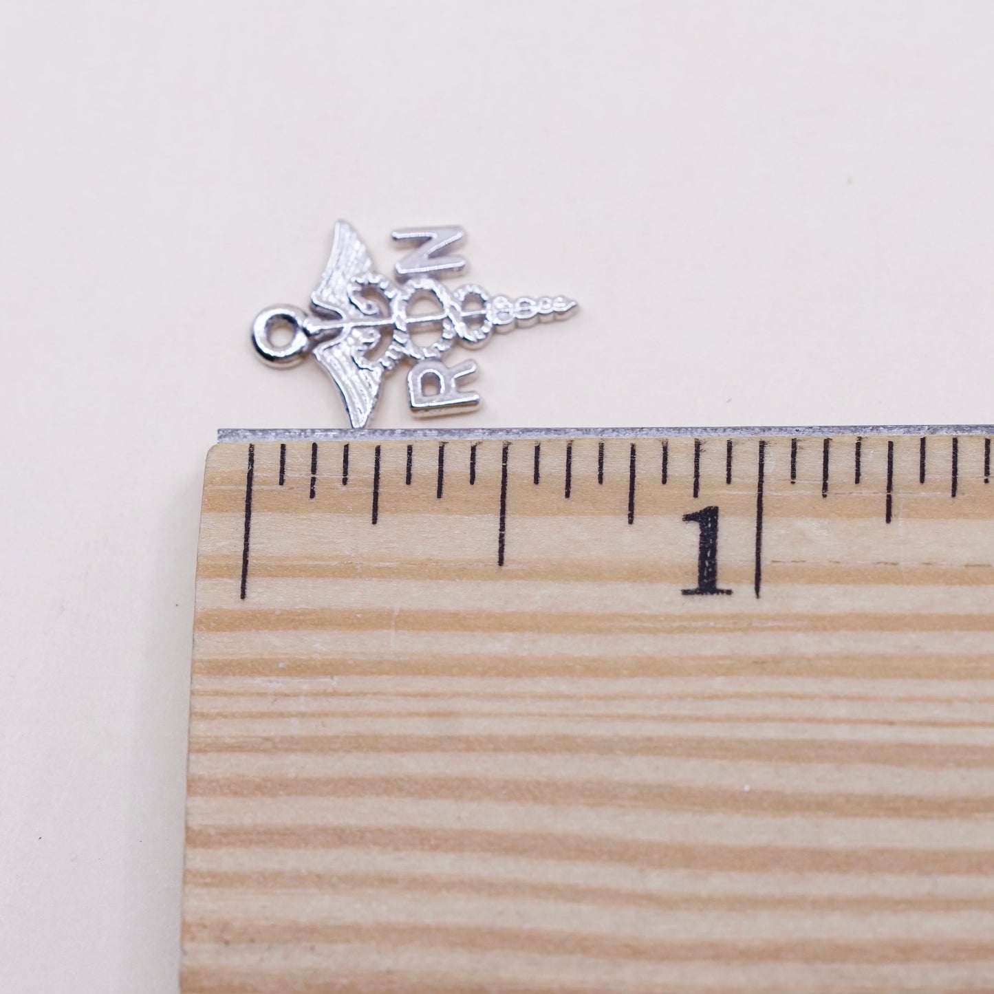 vtg 925 sterling silver nursing pendant depicts the caduceus medical emblem