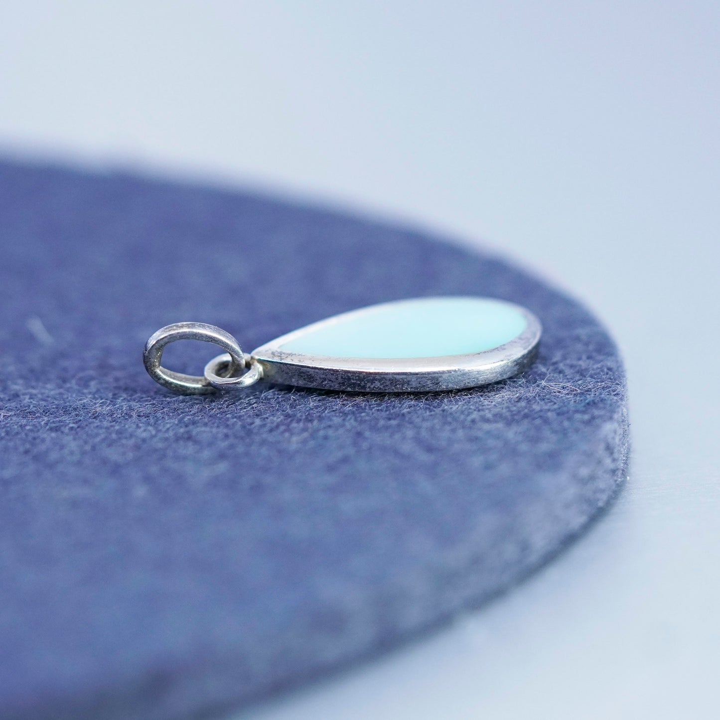 Vintage sterling 925 silver pendant with oval blue mother of pearl