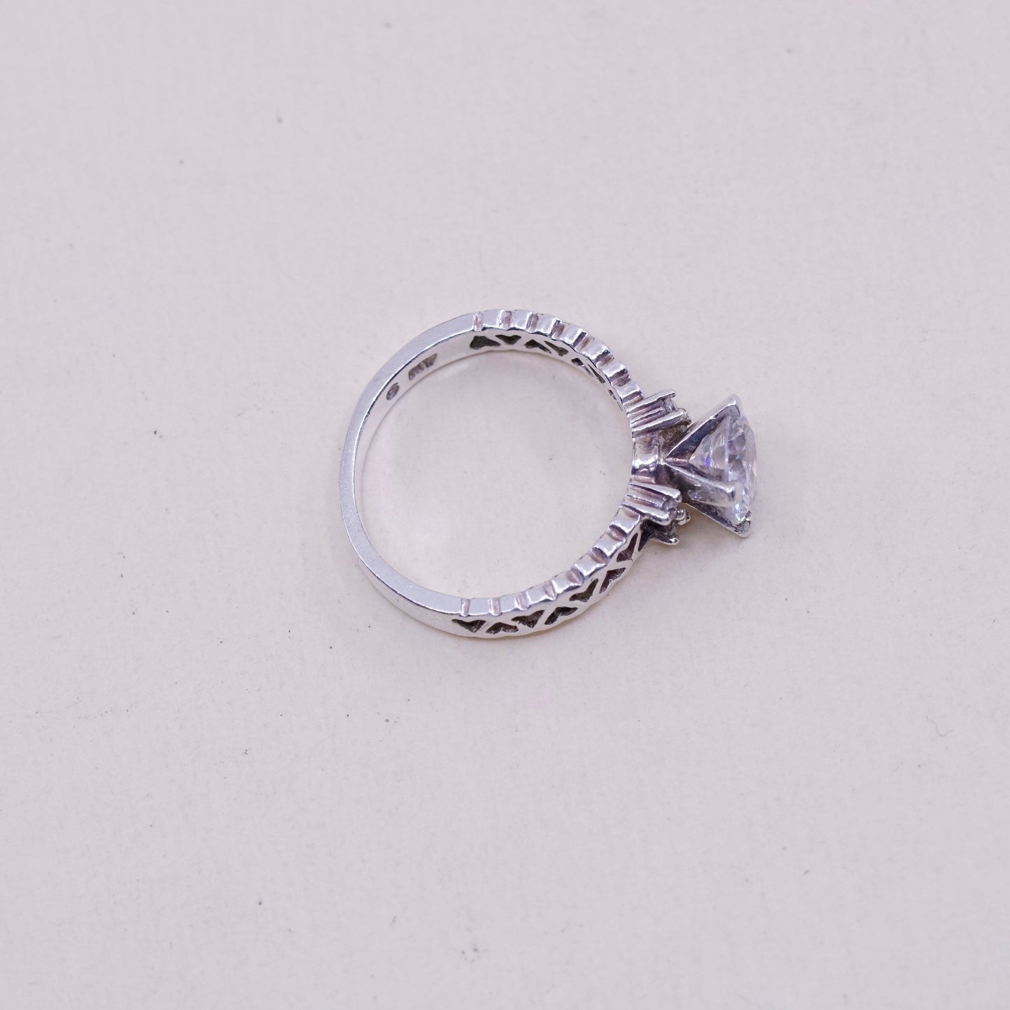 Size 6, vtg handmade Sterling 925 silver Statement ring w/ round Cz and heart