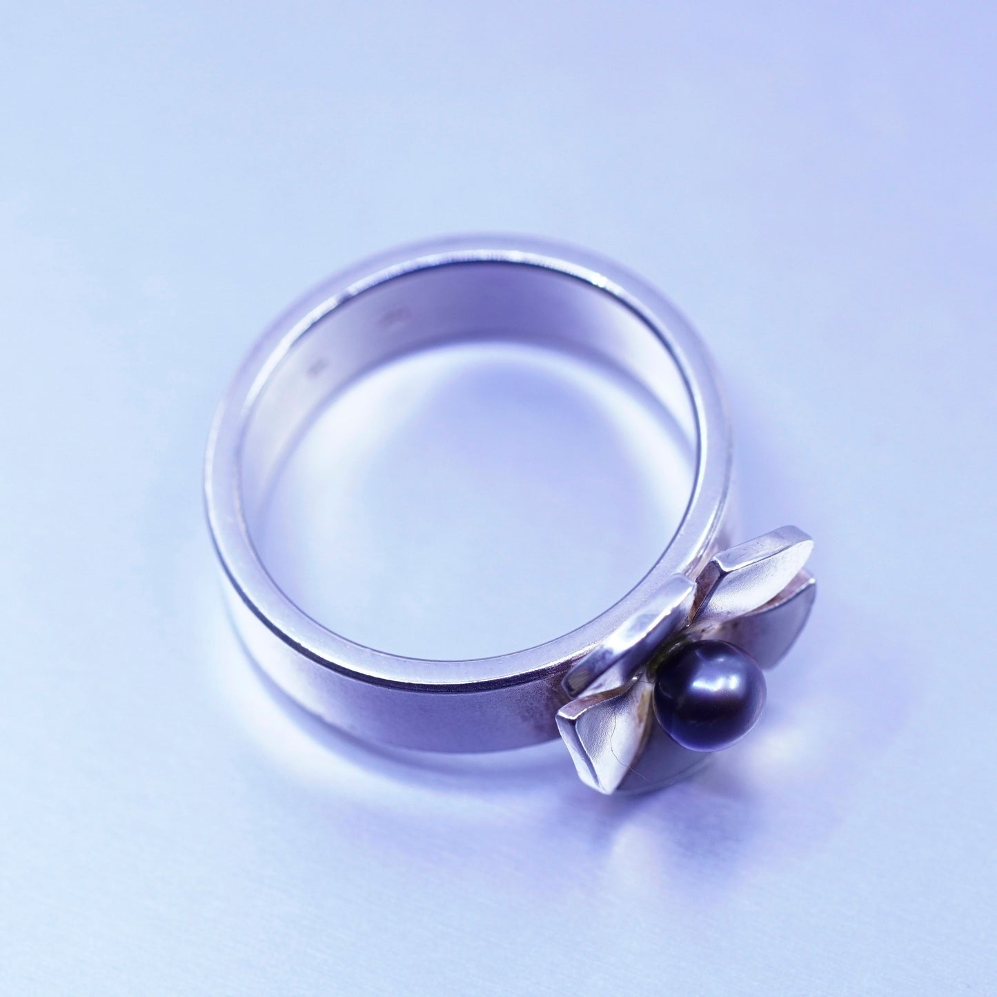 Size 9, vintage Sterling 925 silver handmade flower matte ring with black pearl