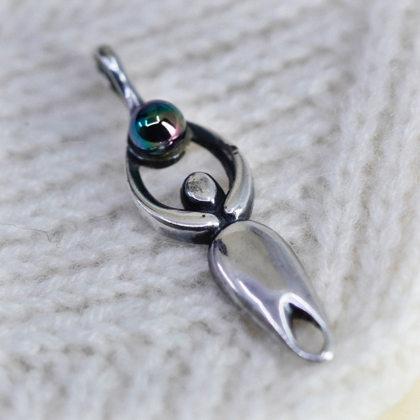 Vintage Sterling 925 silver handmade fertility goddess pendant w/ metallic bead