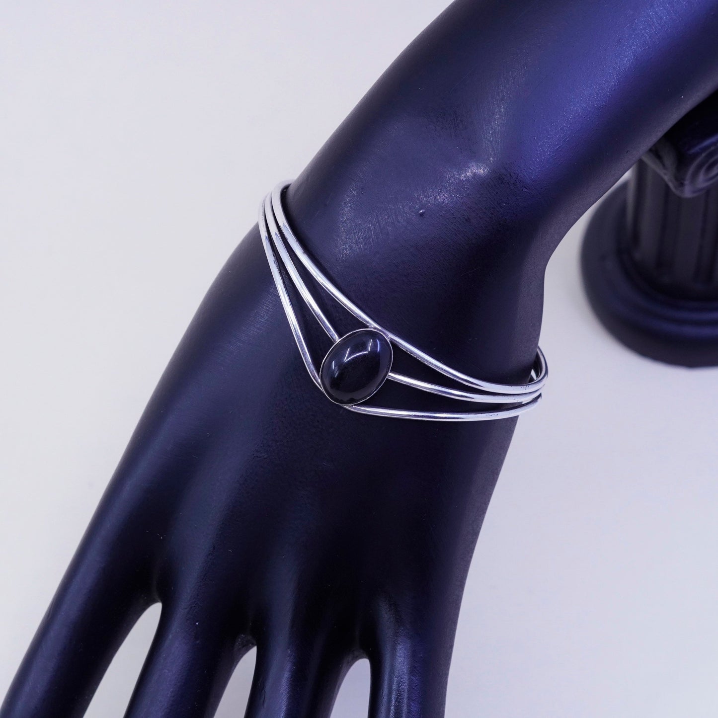 6”, vtg Native American sterling silver multi strands cuff bracelet w/ obsidian
