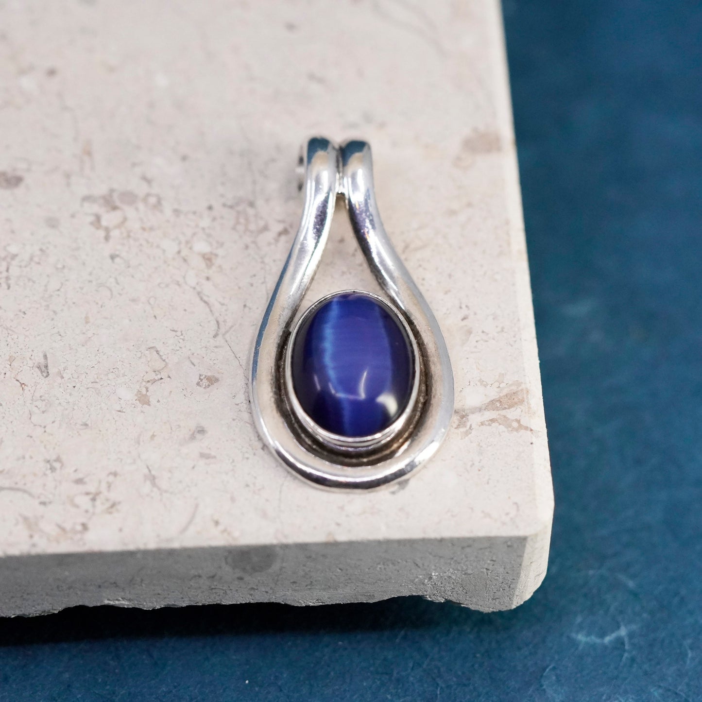 Vintage Sterling silver handmade pendant, 925 charm w/ oval shaped blue cat eye