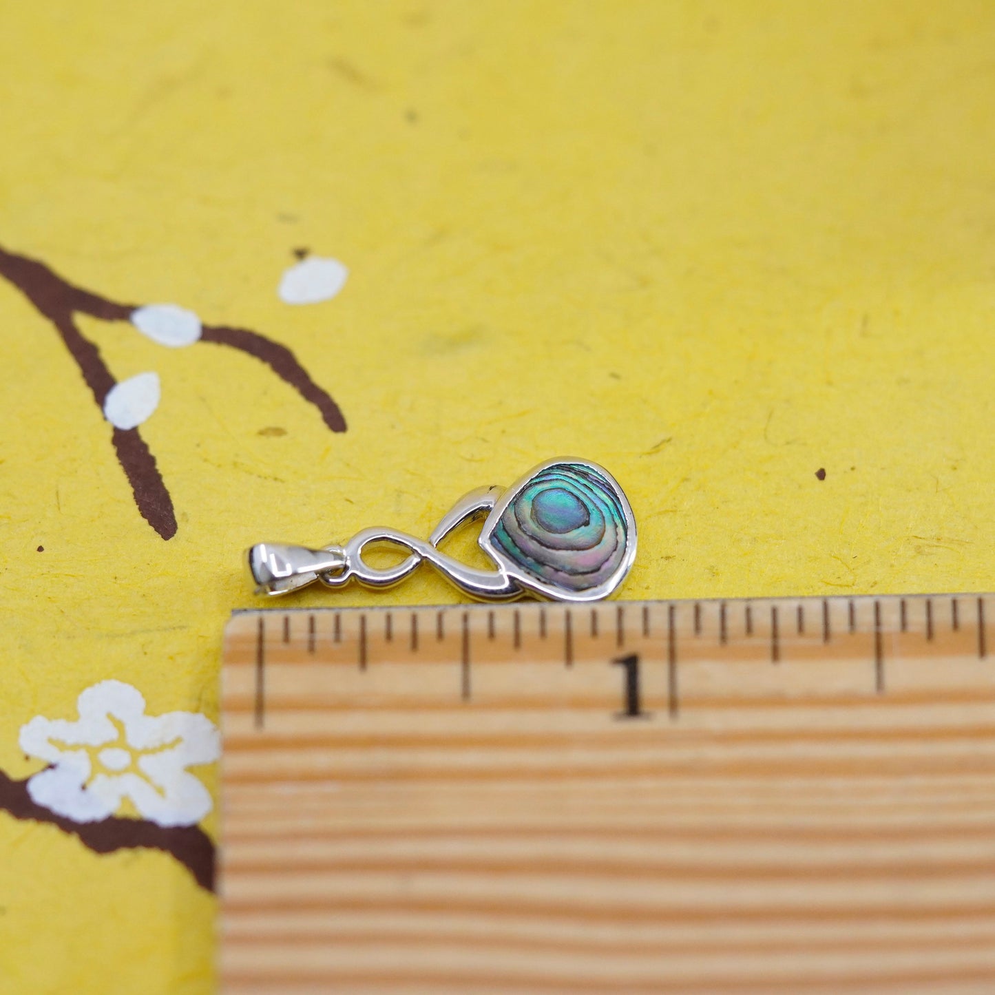 Vintage Sterling 925 silver handmade pendant with teardrop abalone