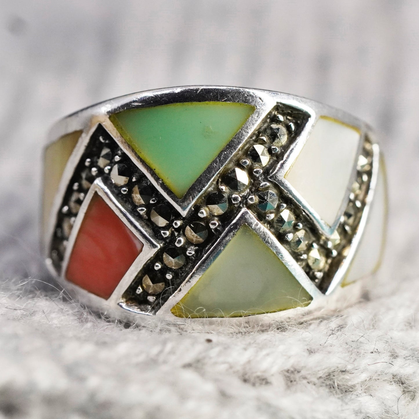 Size 7.75, Sterling 925 silver band ring agate jade mother of pearl marcasite