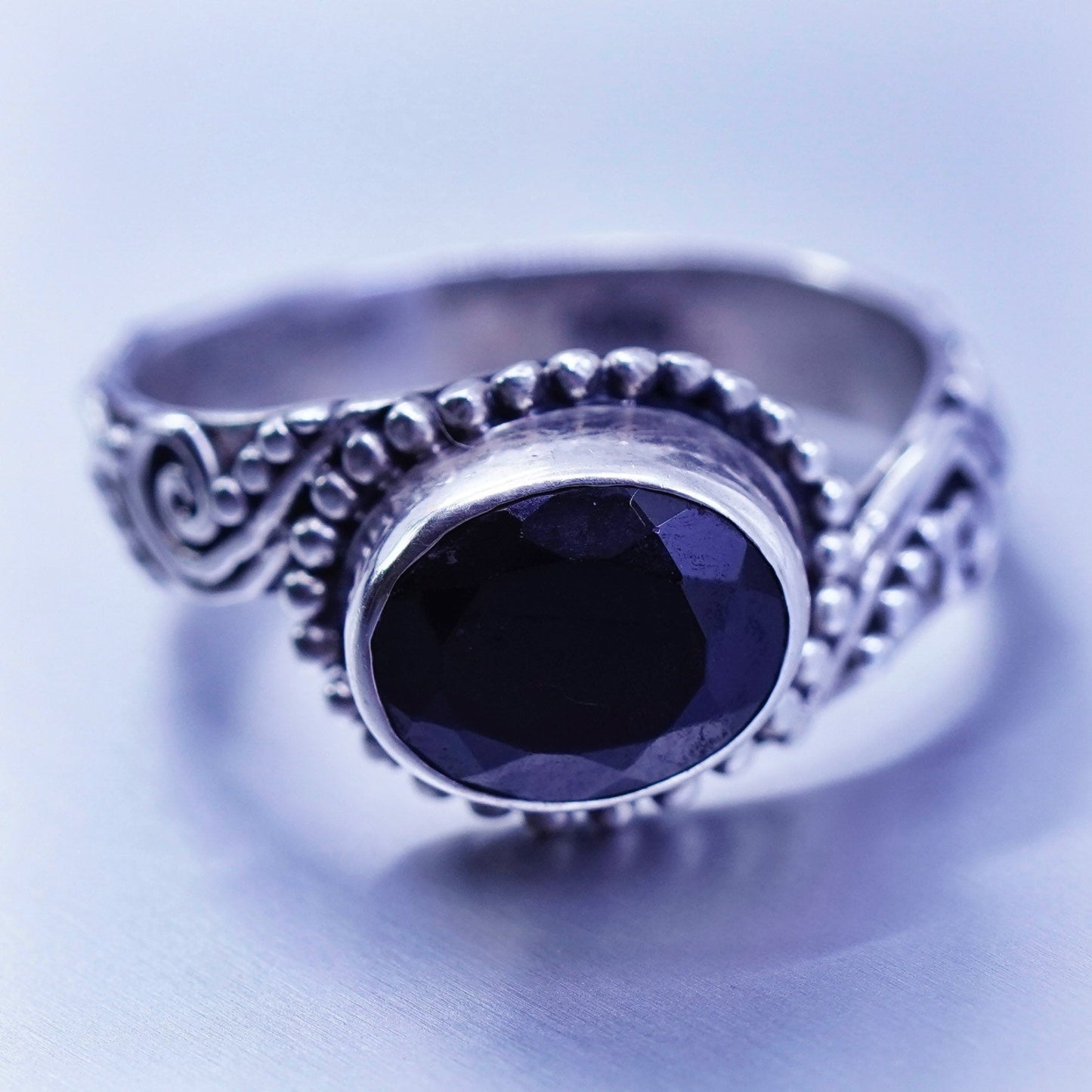 Size 7.25, vintage bali Sterling 925 silver handmade ring w/ sapphire and beads