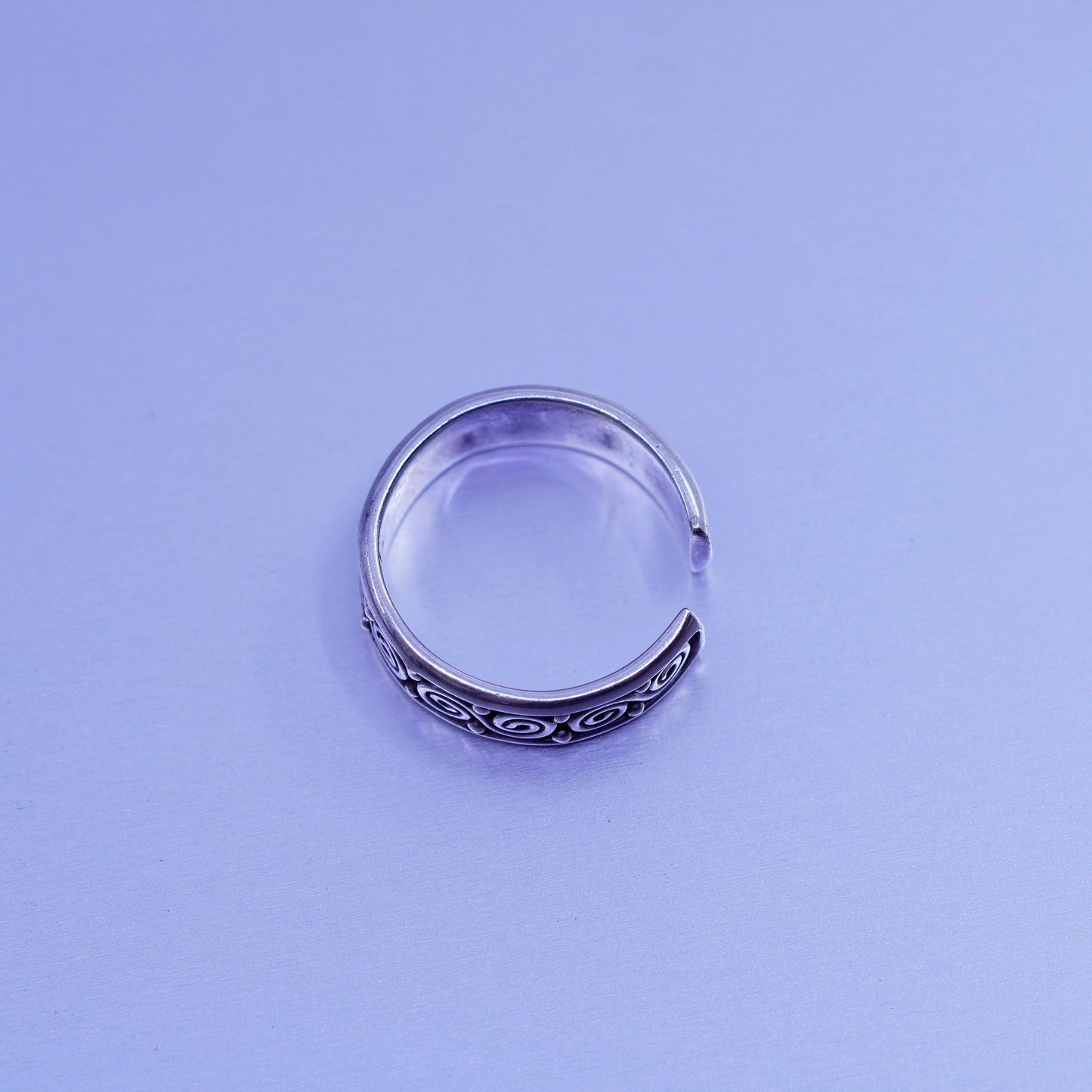 Size 3, vintage BA Suarti Sterling 925 silver open pinky ring, band with swirly