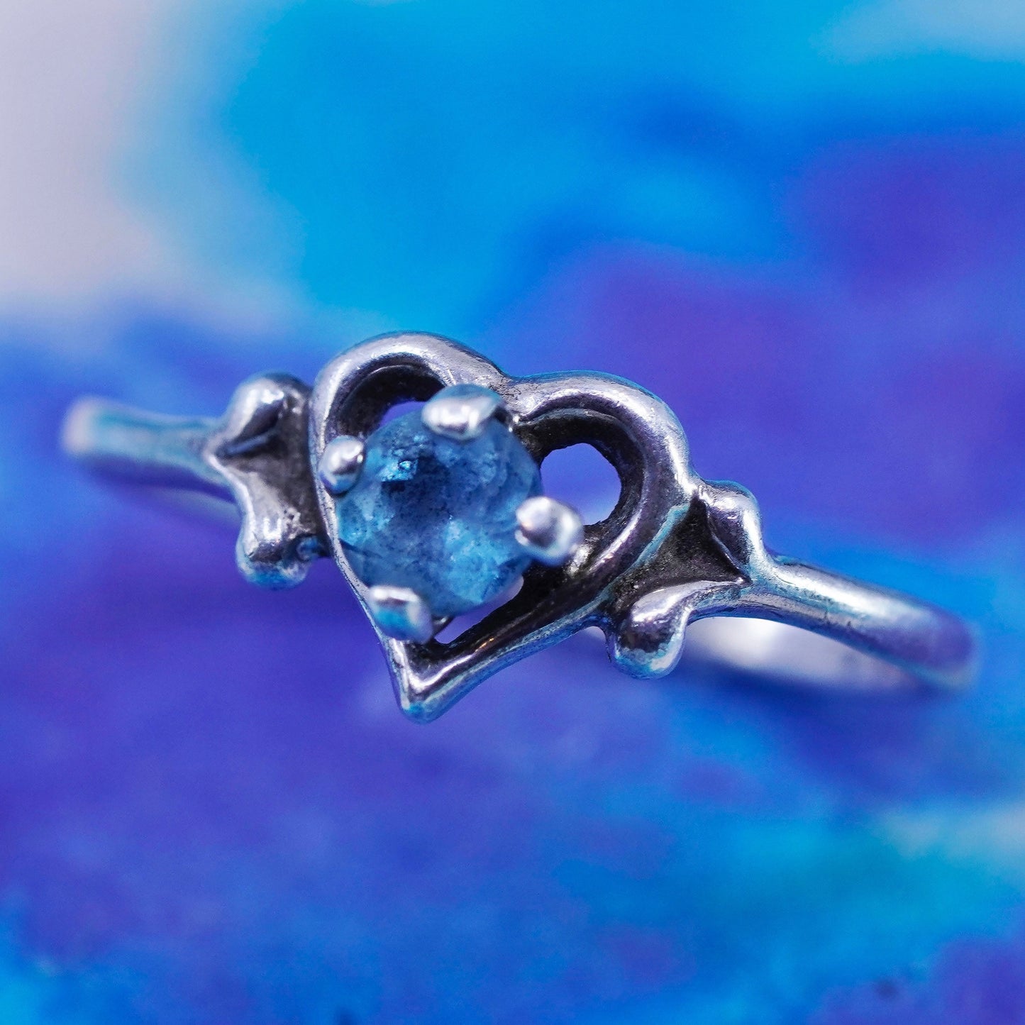 Size 5, vintage sterling 925 silver handmade heart ring with blue topaz