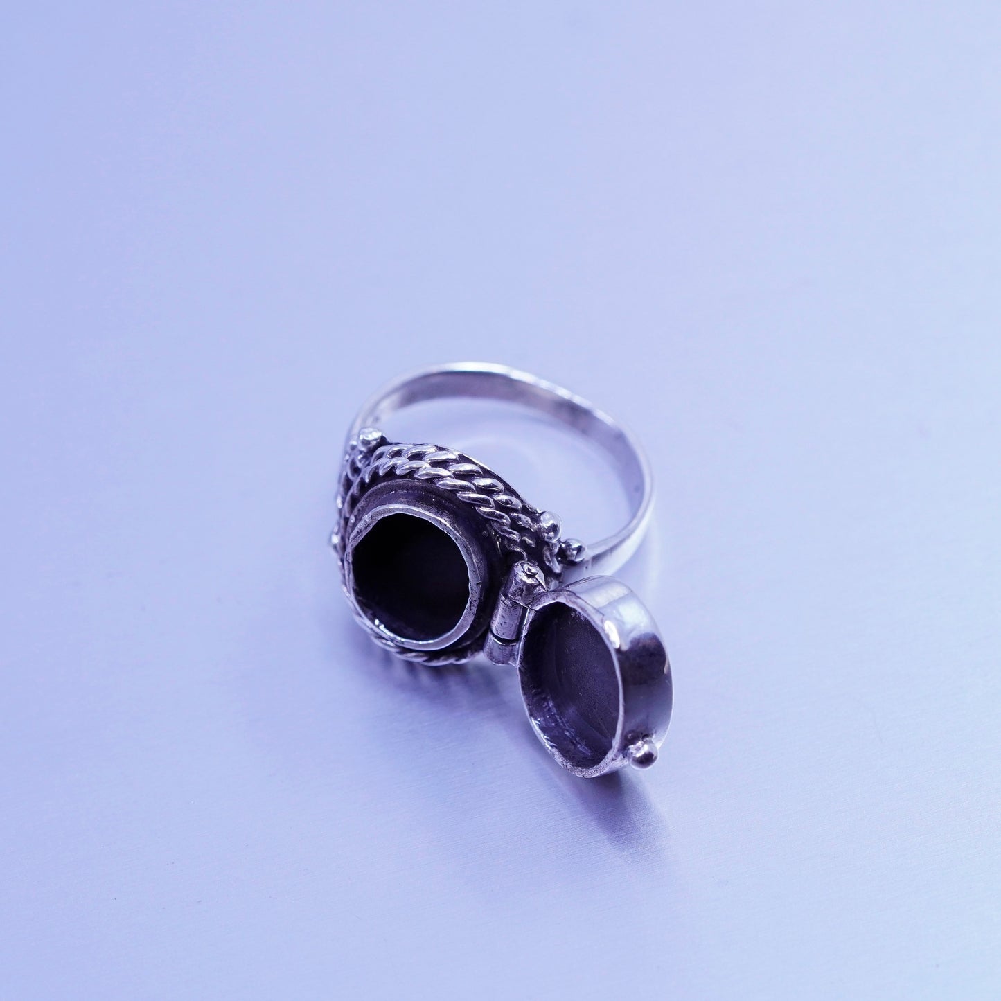 Size 7, vintage Sterling 925 silver handmade prayer locket ring with obsidian