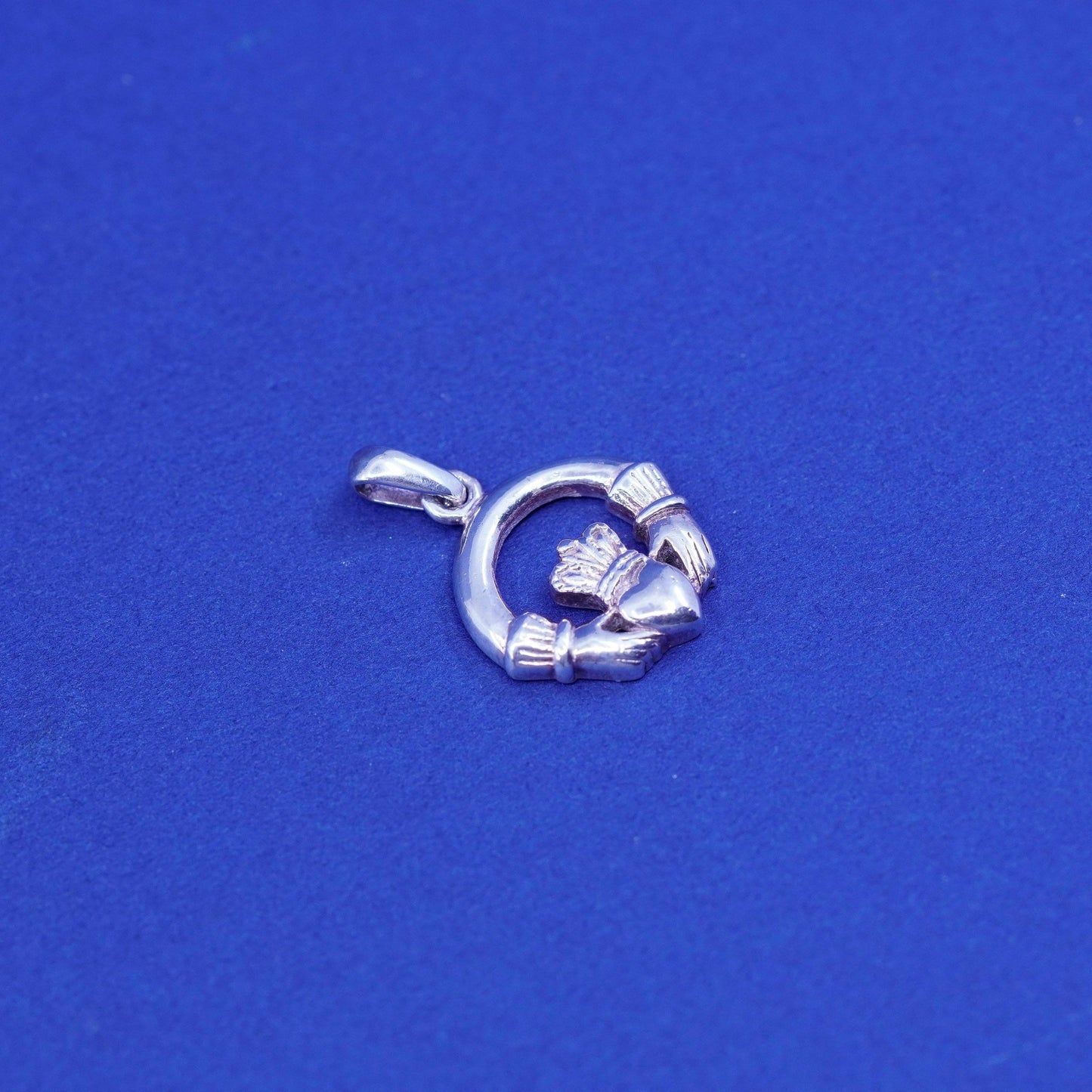 Solvar Sterling silver handmade pendant, 925 Irish claddagh holding heart charm