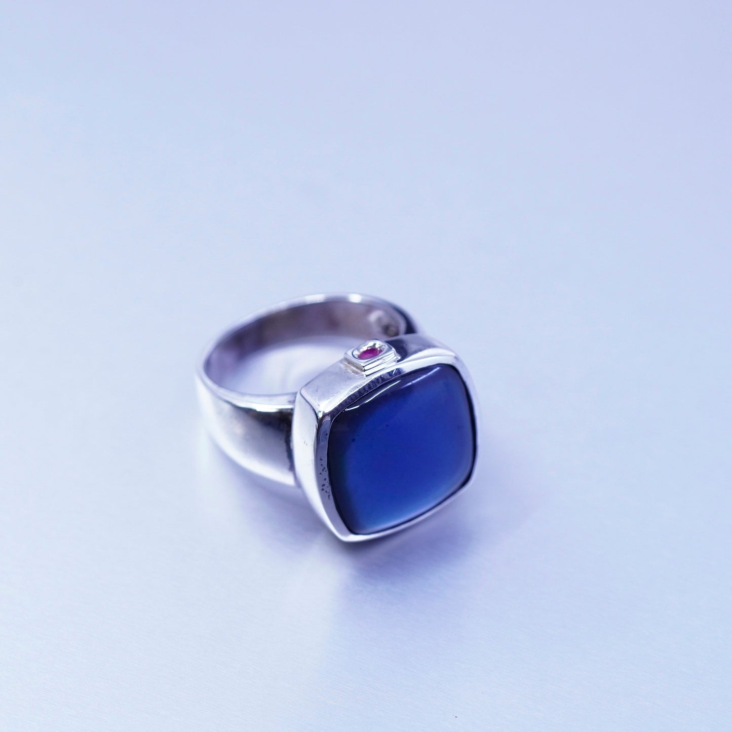 Size 8, vtg Elle Sterling 925 silver handmade ring with blue cat’s eye and ruby