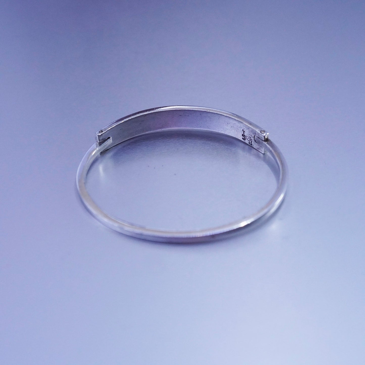 7”, Vintage Mexico Sterling 925 silver handmade bracelet, hinged bangle w/ bar