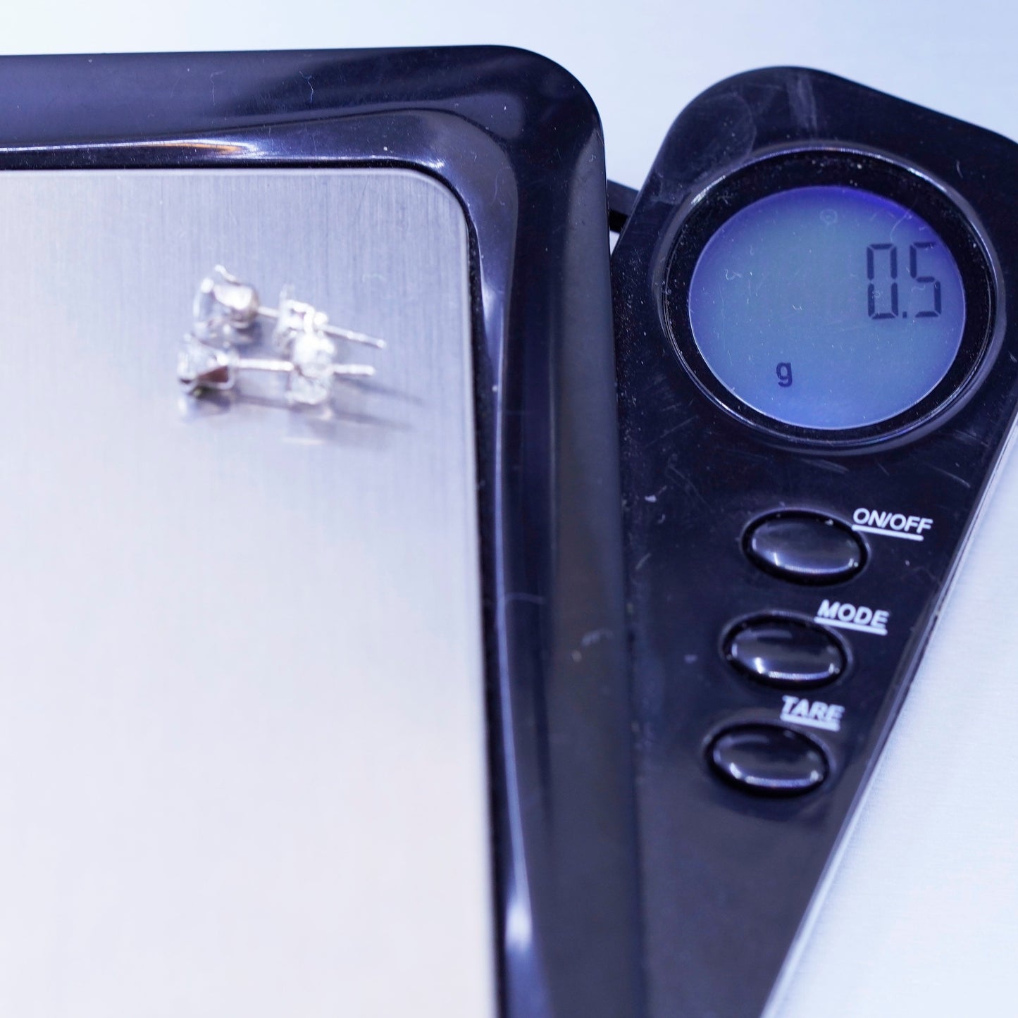 3mm, Vintage Sterling 925 silver earrings, studs with cz inlay