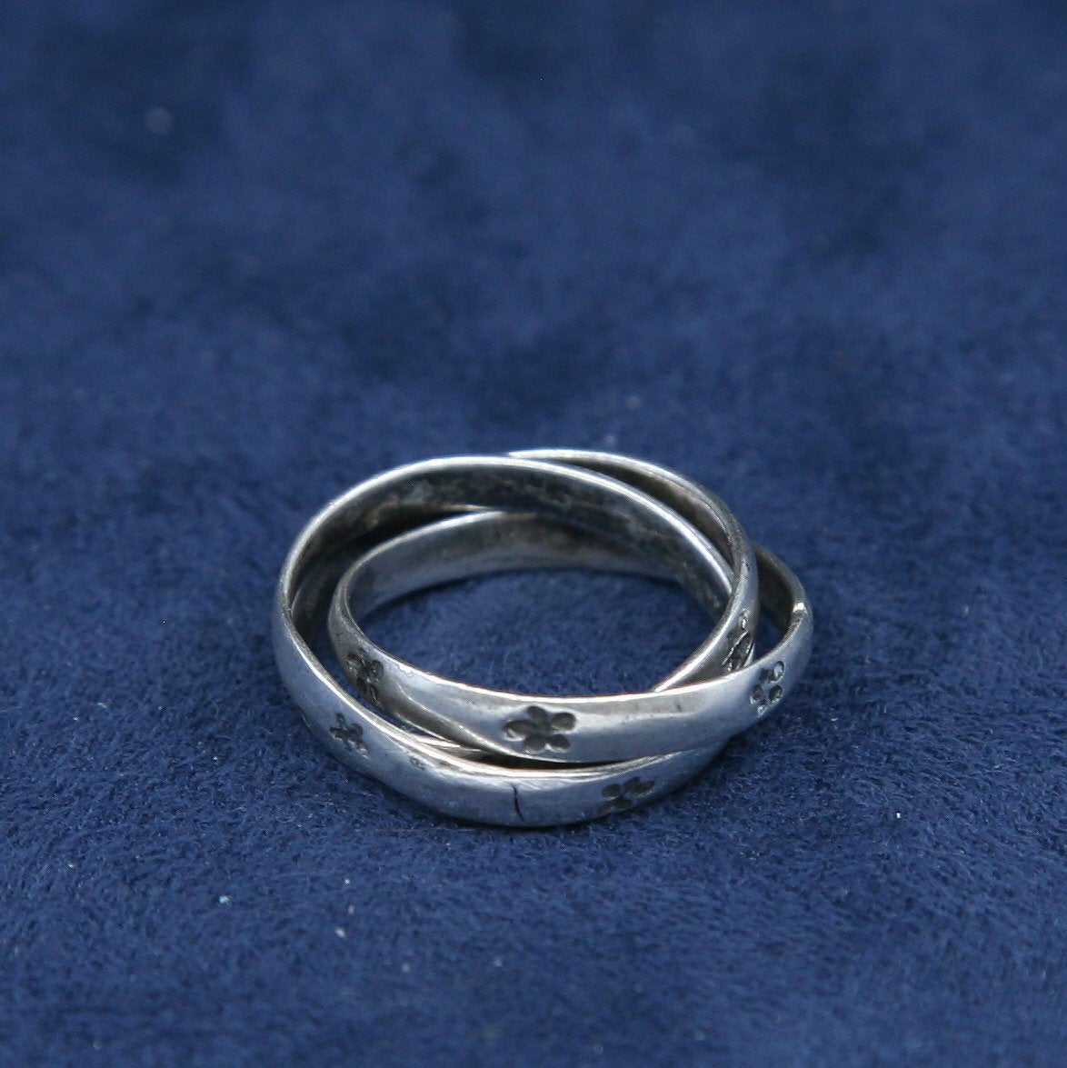 sz 6.25, Sterling silver handmade ring, 925 entwined band w/ flower engraved