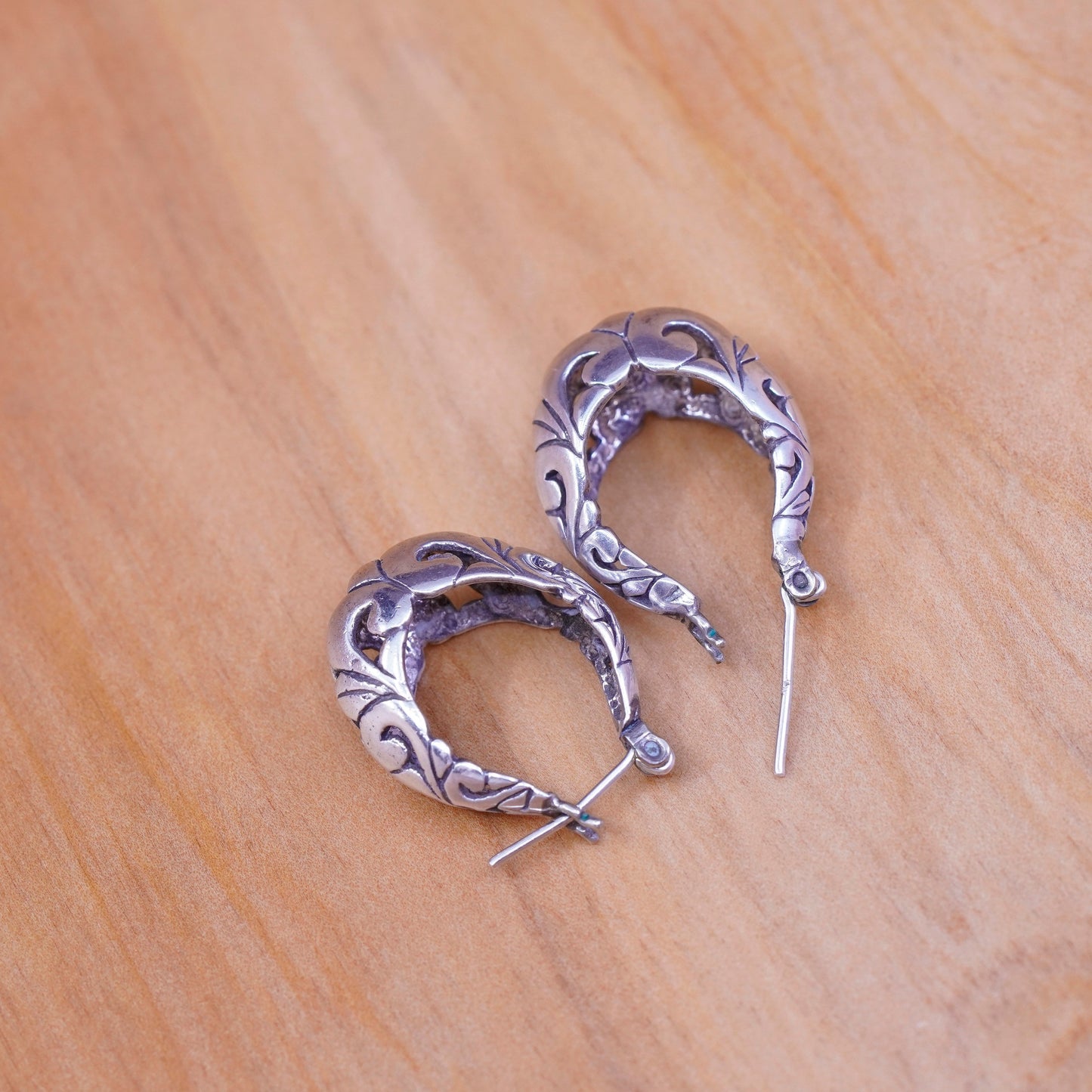 0.75”, slipada Sterling silver handmade earrings, 925 huggie, filigree hoops