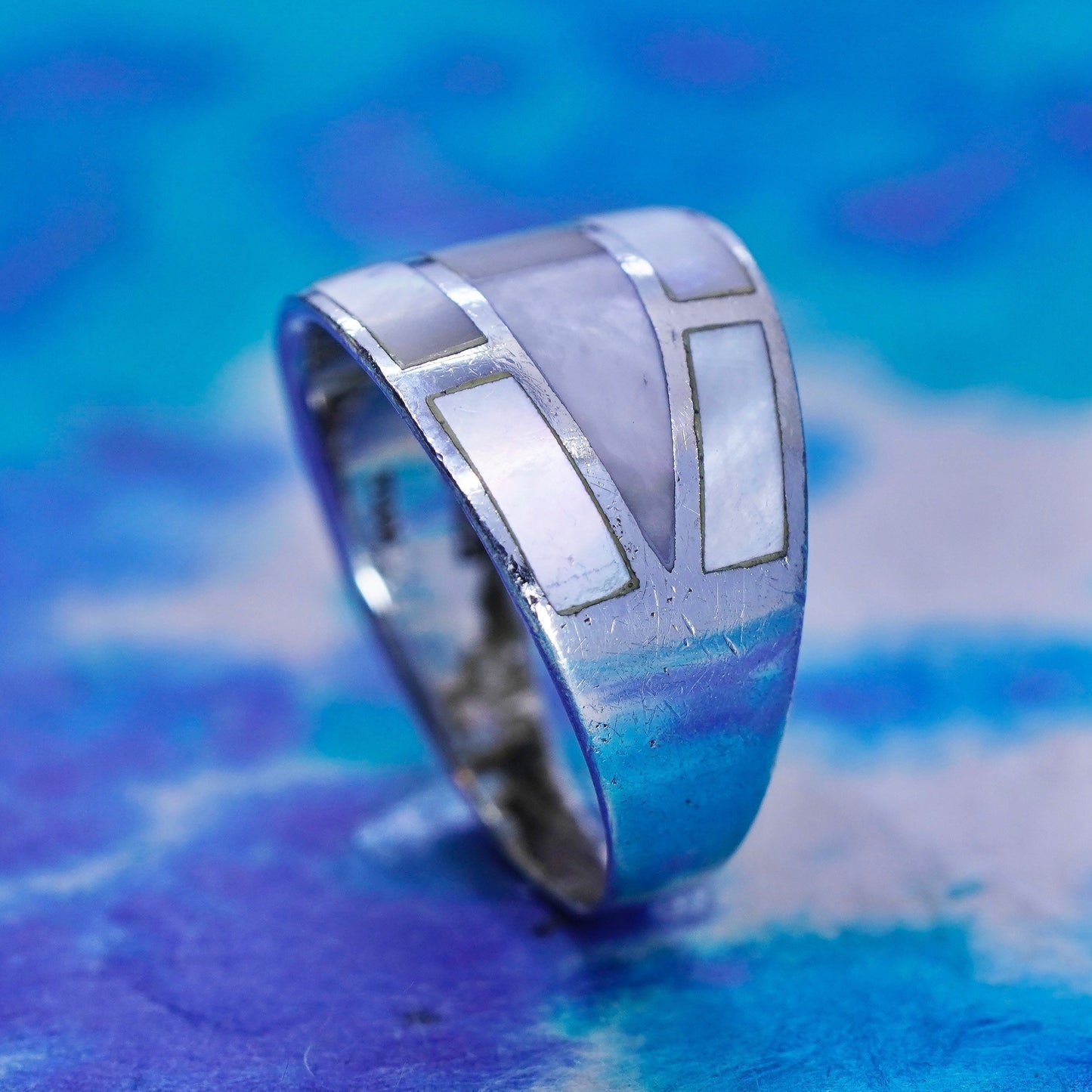 Size 8, vtg Sterling silver handmade swirl ring, 925 band w/ mother of pearl