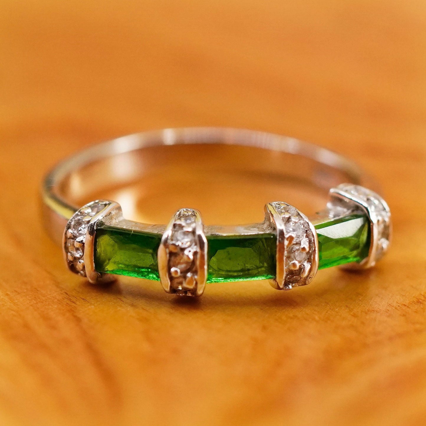 Size 8.5, vtg Sterling 925 silver handmade stackable band ring with peridot cz