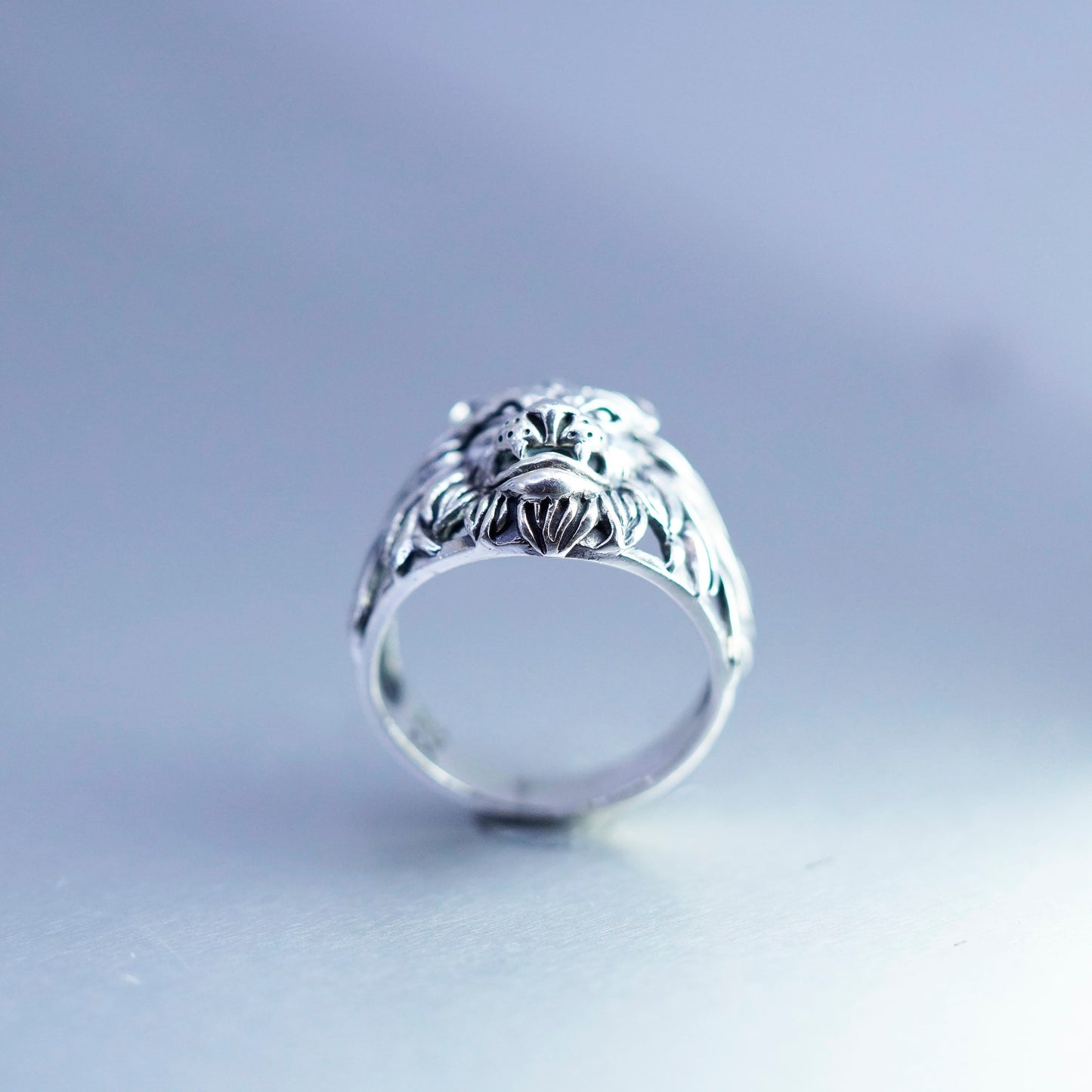 Size 7.75, vintage handmade Sterling 925 silver ring, lion head band